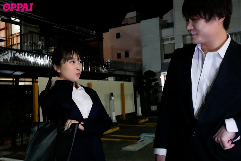 Gạ địt bé nhân viên Kasumi Tsukino siêu dâm khi lỡ tầu